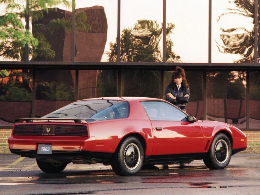  Pontiac Firebird Trans Am 1983 года  (фото 8 из 22)